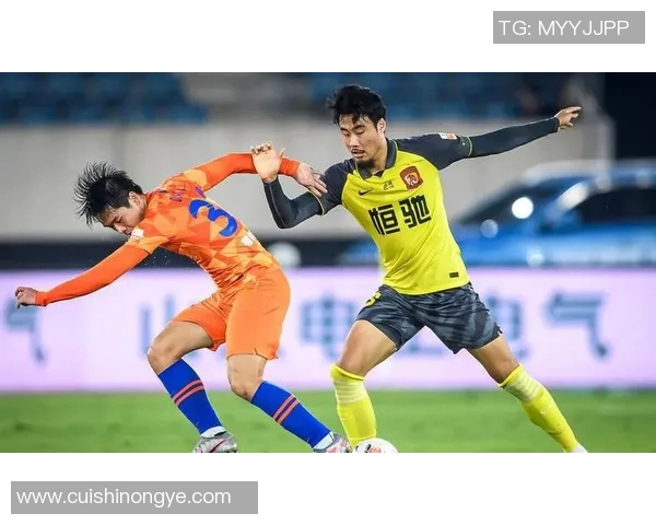 黄发足球明星崛起记 探寻他们的成长历程与赛场传奇 黄发足球明星崛起记 探寻他们的成长历程与赛场传奇