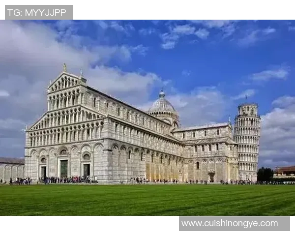 追随足球巨星的足迹：从赛场到生活揭秘他们背后的故事与荣耀