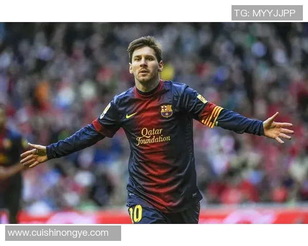 足球明星墙纸设计打造专属运动氛围点亮居家空间的创意与魅力